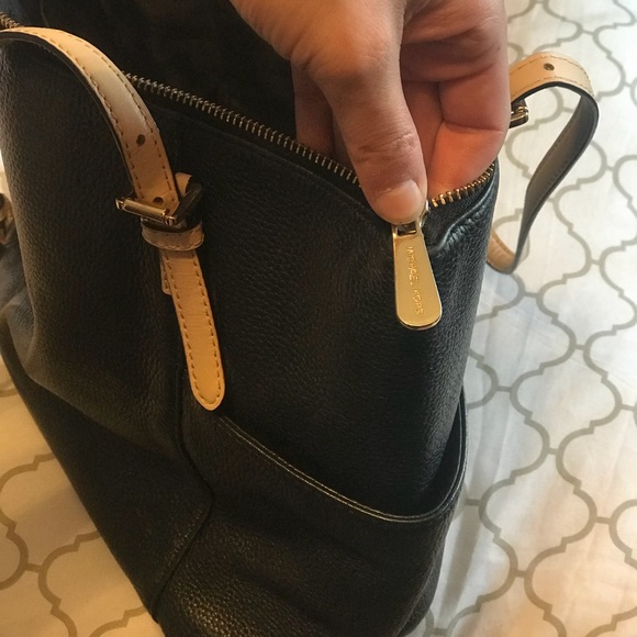 MK black purse - Picture 3 of 4